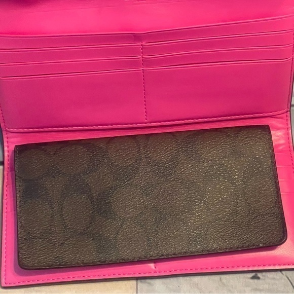 Coach ๐ฅ Signature City Zip Tote w/ matching wallet and checkbook holder ๐ฅ๐ฅ๐ฅ - Picture 16 of 16